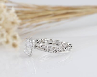 Oval Cut Solid Gold mothers day gift ring set side view pic