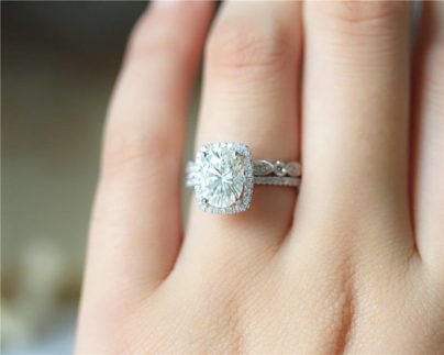 in fingure Oval Cut Solid Gold mothers day gift ring set